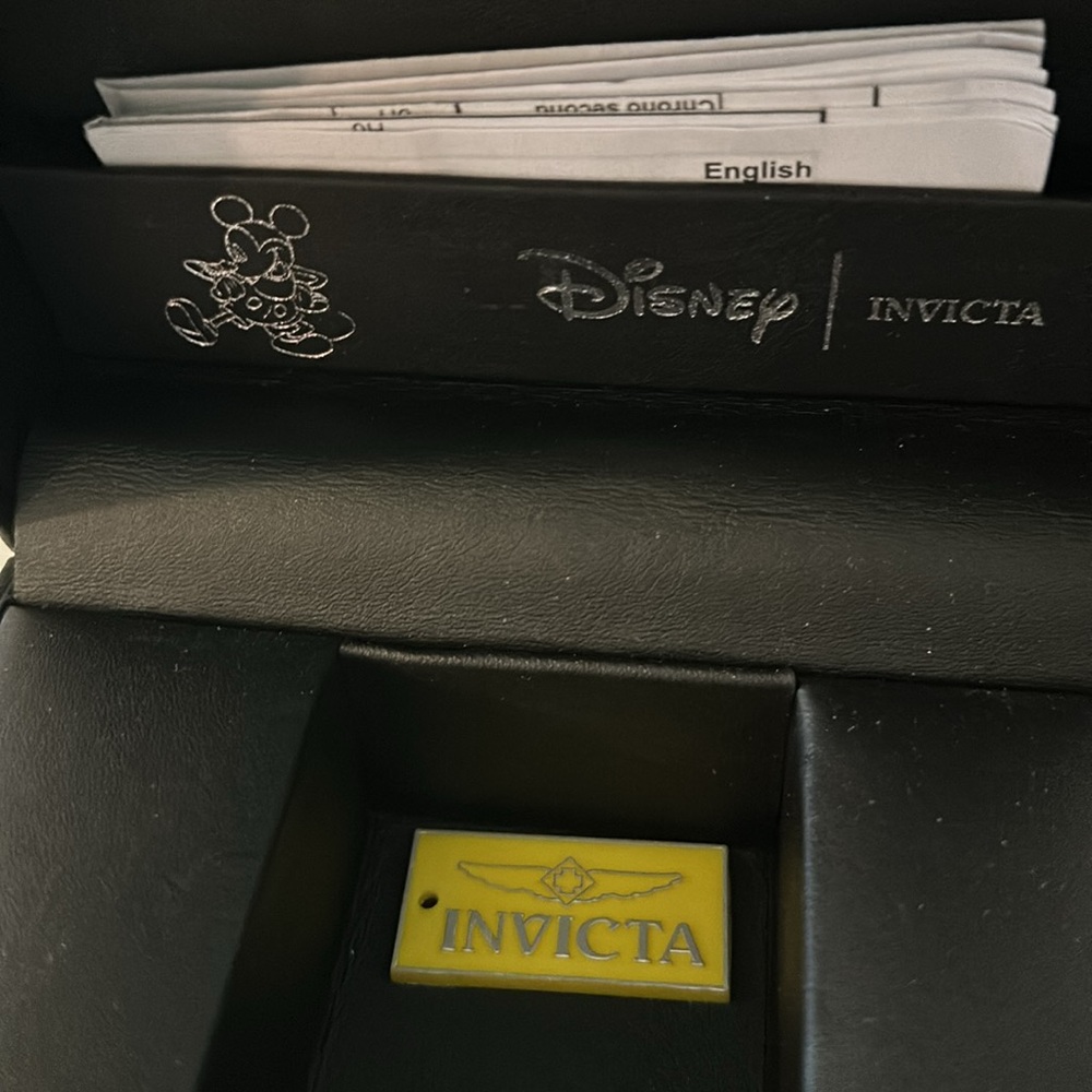 Invicta Limited Edition Mickey Mouse watch - Picture 4 of 11